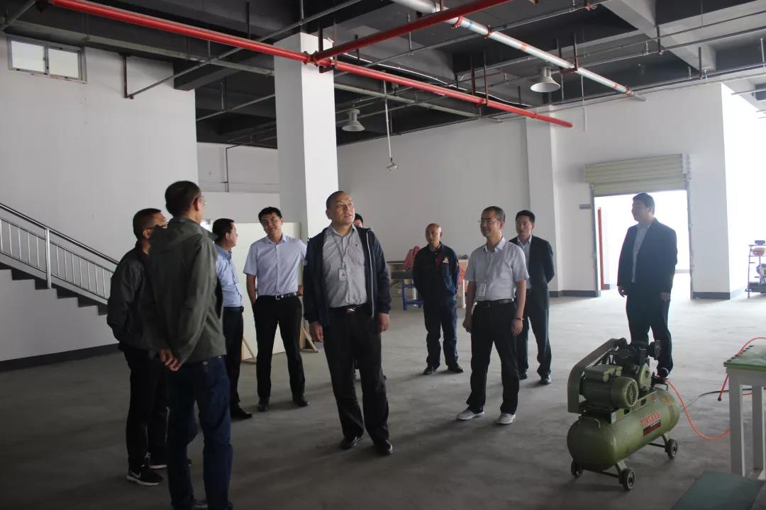 中国少妇A片BBBBBB洗澡