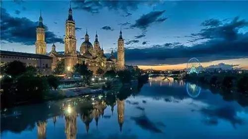 中国少妇A片BBBBBB洗澡