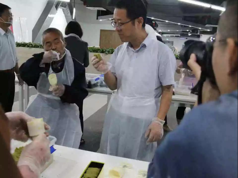 中国少妇A片BBBBBB洗澡