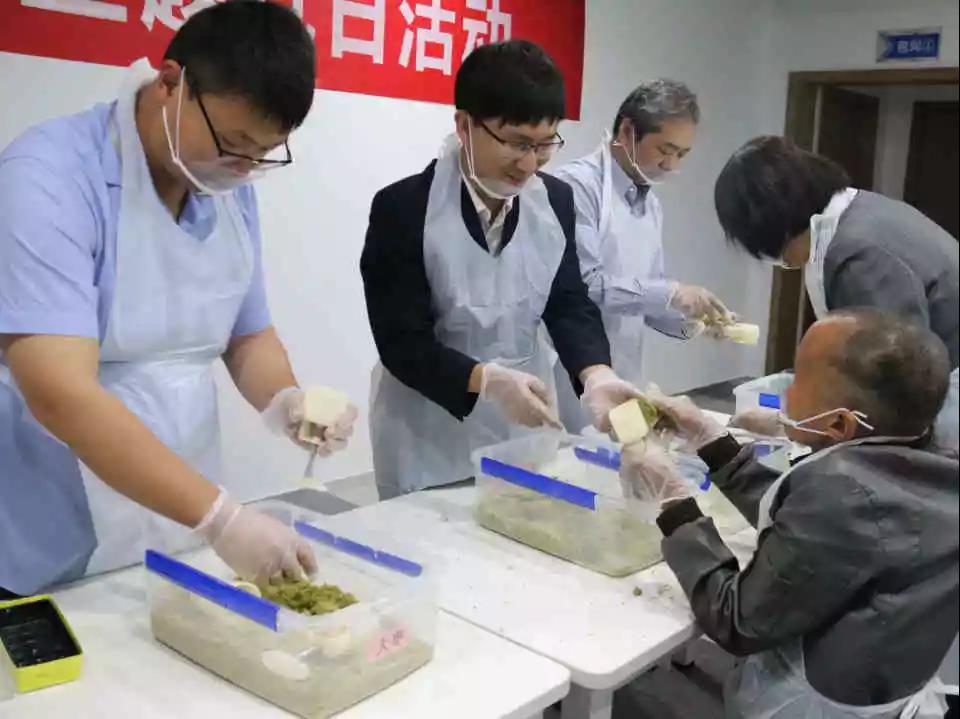 中国少妇A片BBBBBB洗澡