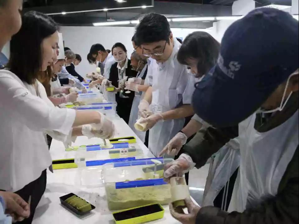 中国少妇A片BBBBBB洗澡