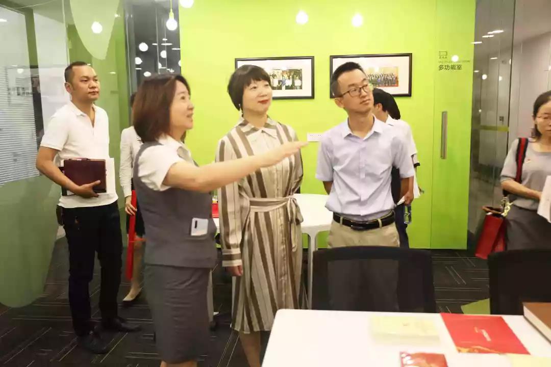 中国少妇A片BBBBBB洗澡