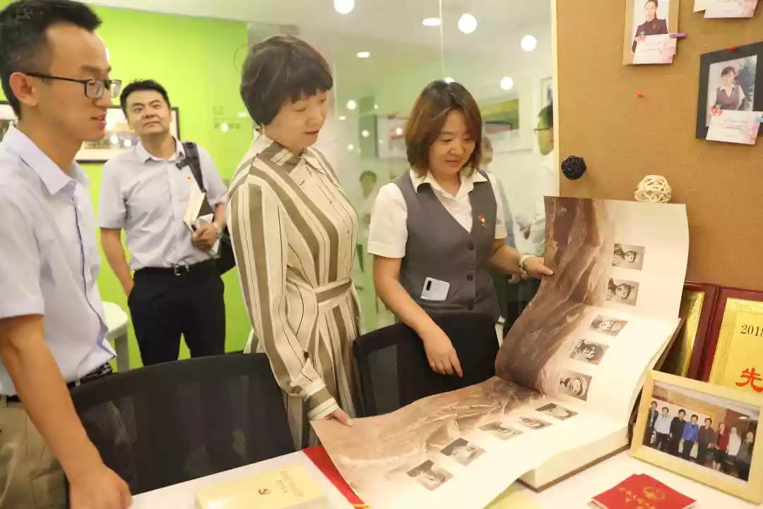 中国少妇A片BBBBBB洗澡