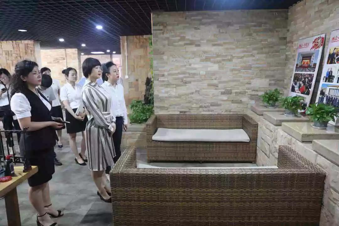 中国少妇A片BBBBBB洗澡