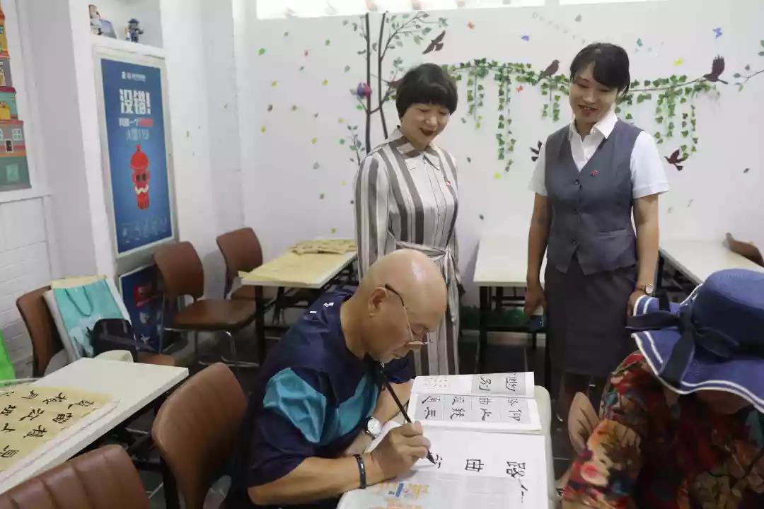 中国少妇A片BBBBBB洗澡