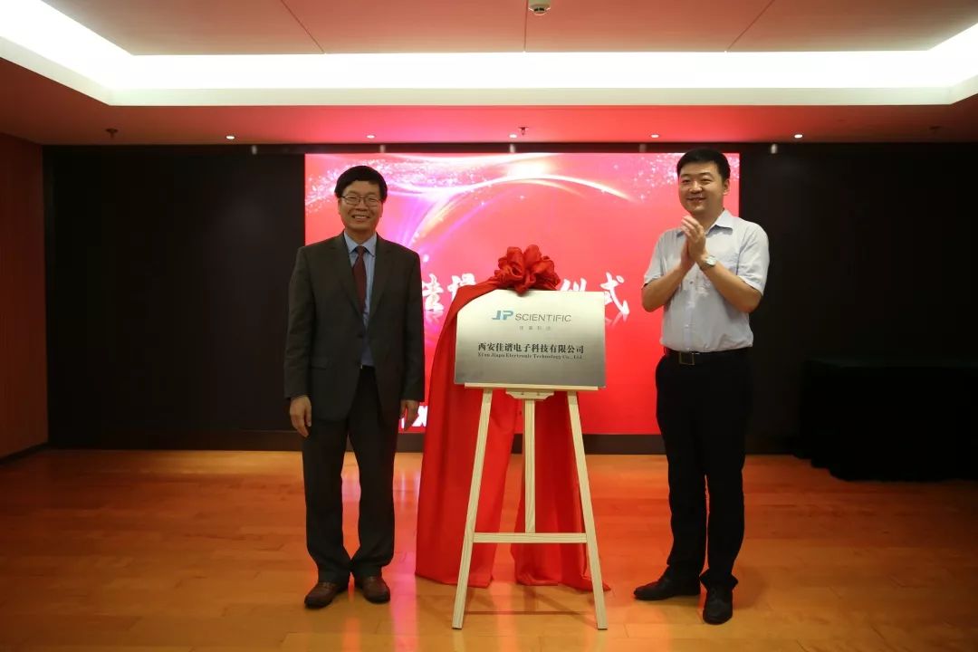 中国少妇A片BBBBBB洗澡