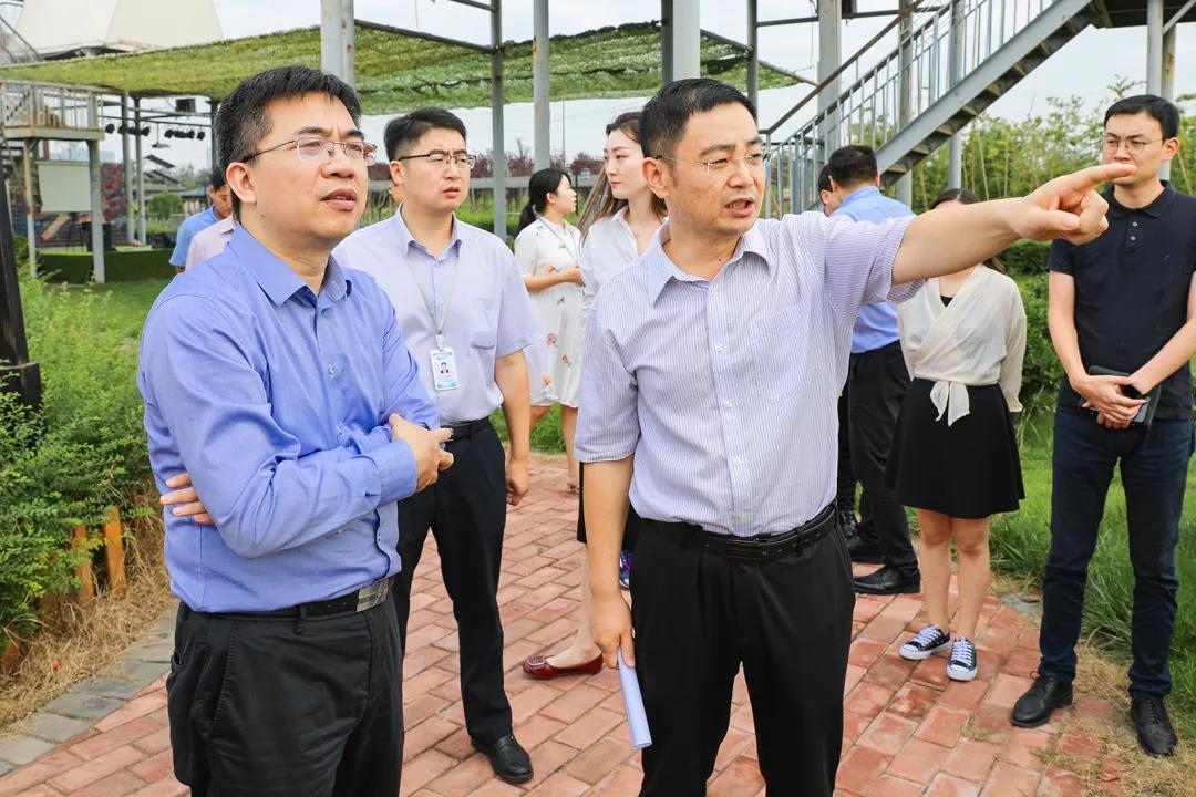 中国少妇A片BBBBBB洗澡