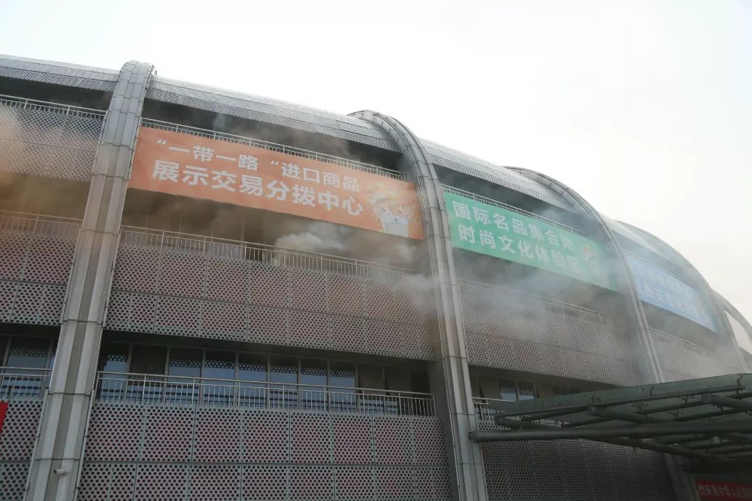 中国少妇A片BBBBBB洗澡