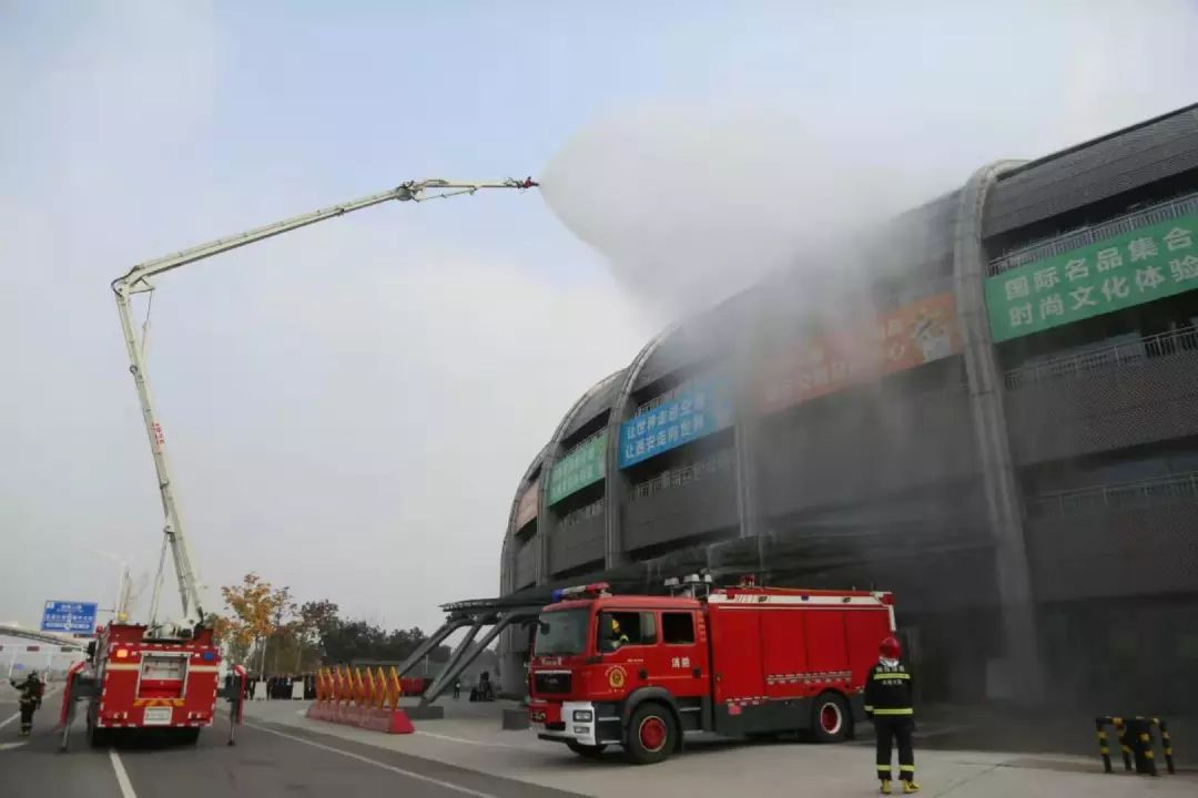 中国少妇A片BBBBBB洗澡