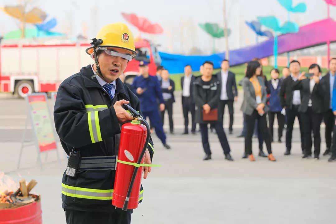 中国少妇A片BBBBBB洗澡