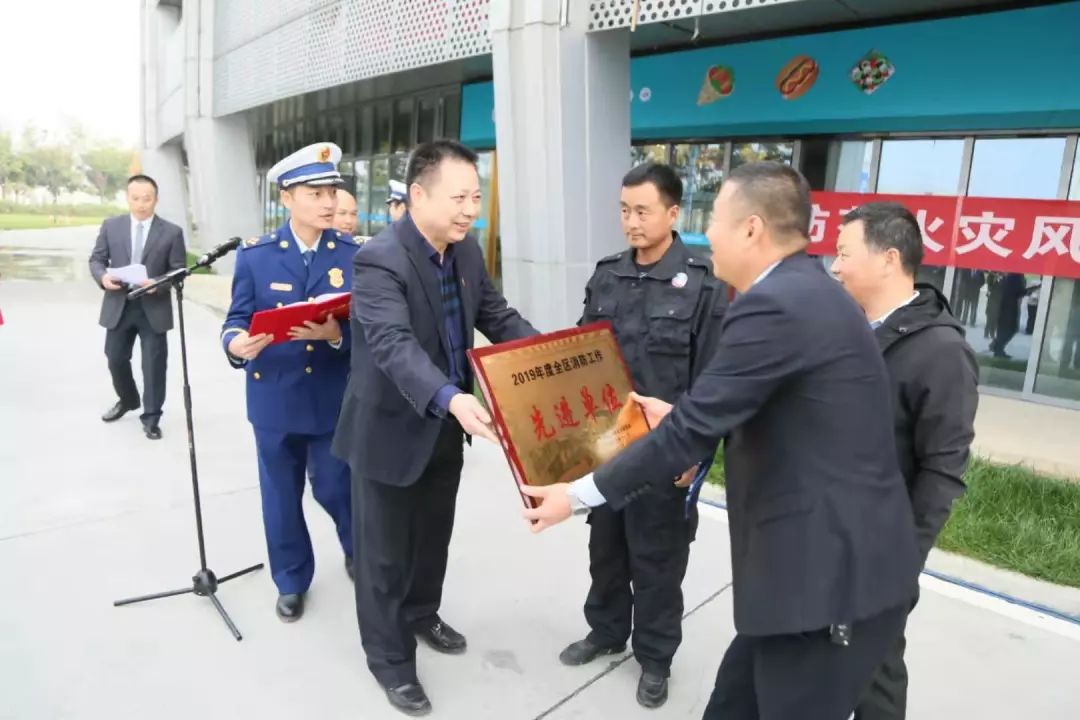 中国少妇A片BBBBBB洗澡