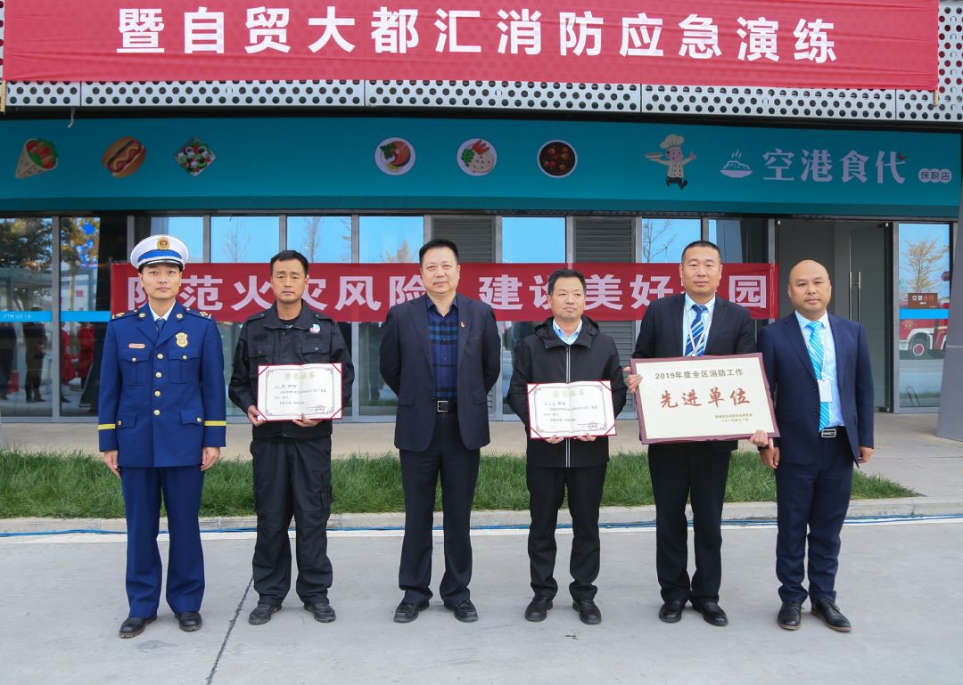 中国少妇A片BBBBBB洗澡