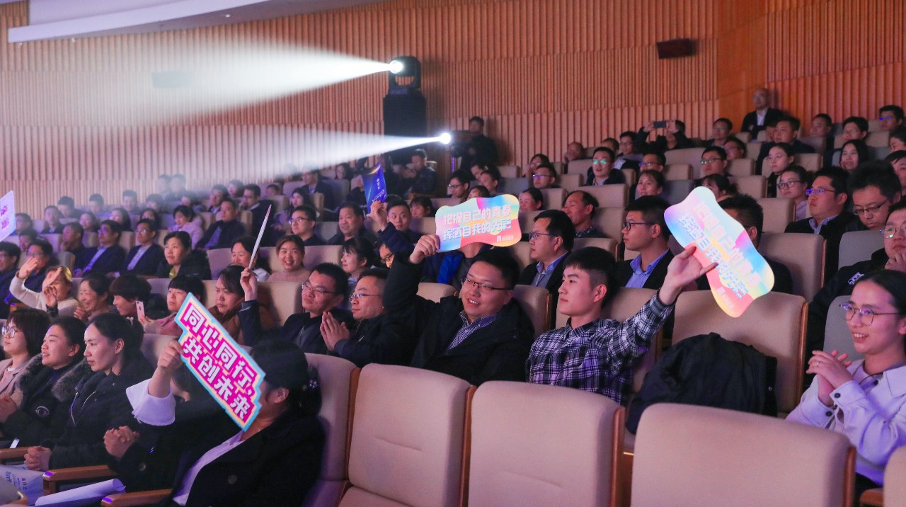 中国少妇A片BBBBBB洗澡