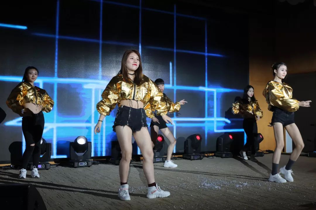 中国少妇A片BBBBBB洗澡