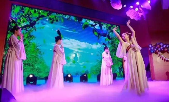 中国少妇A片BBBBBB洗澡