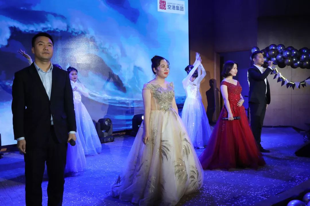 中国少妇A片BBBBBB洗澡