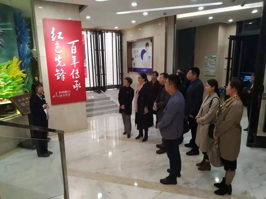 中国少妇A片BBBBBB洗澡