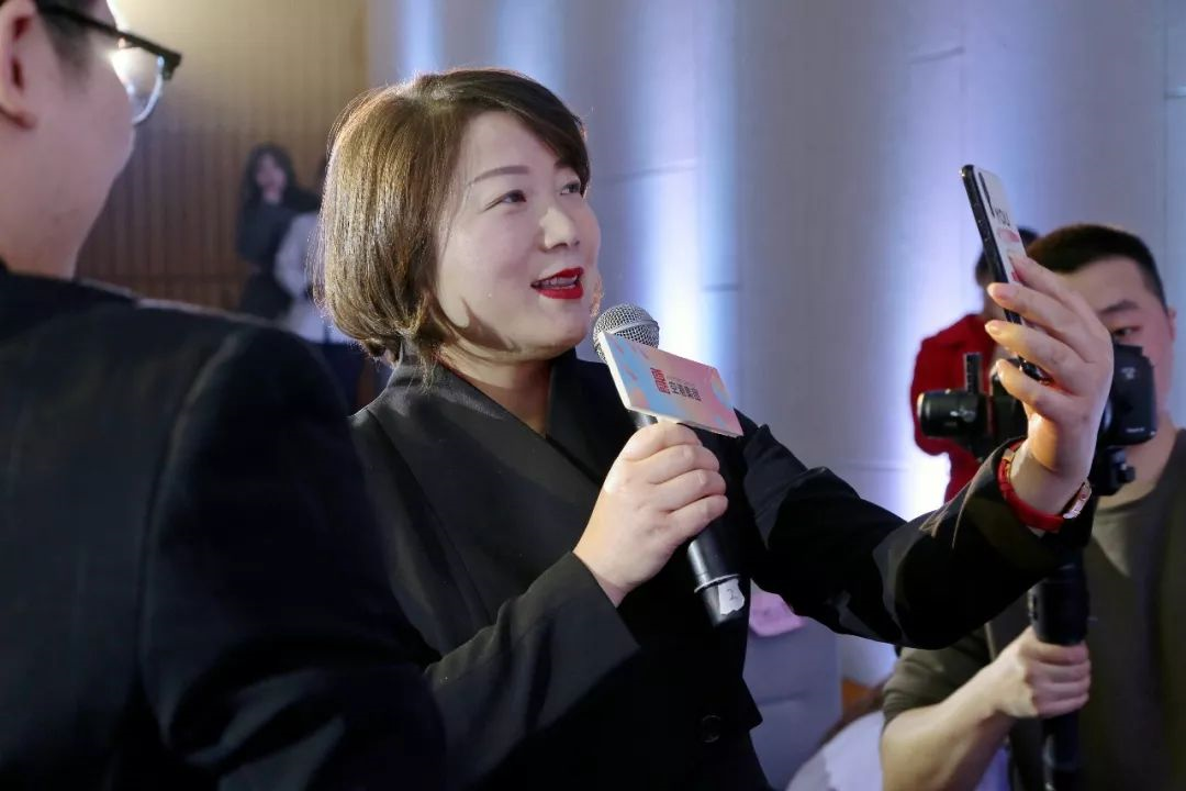 中国少妇A片BBBBBB洗澡