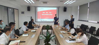 中国少妇A片BBBBBB洗澡